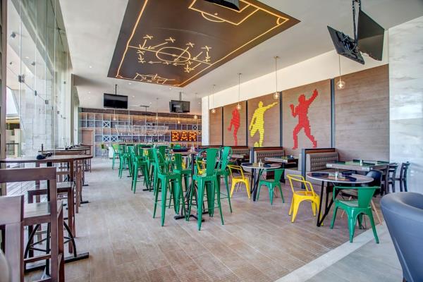 Royalton Negril Resort - Score Sports Bar and Lounge